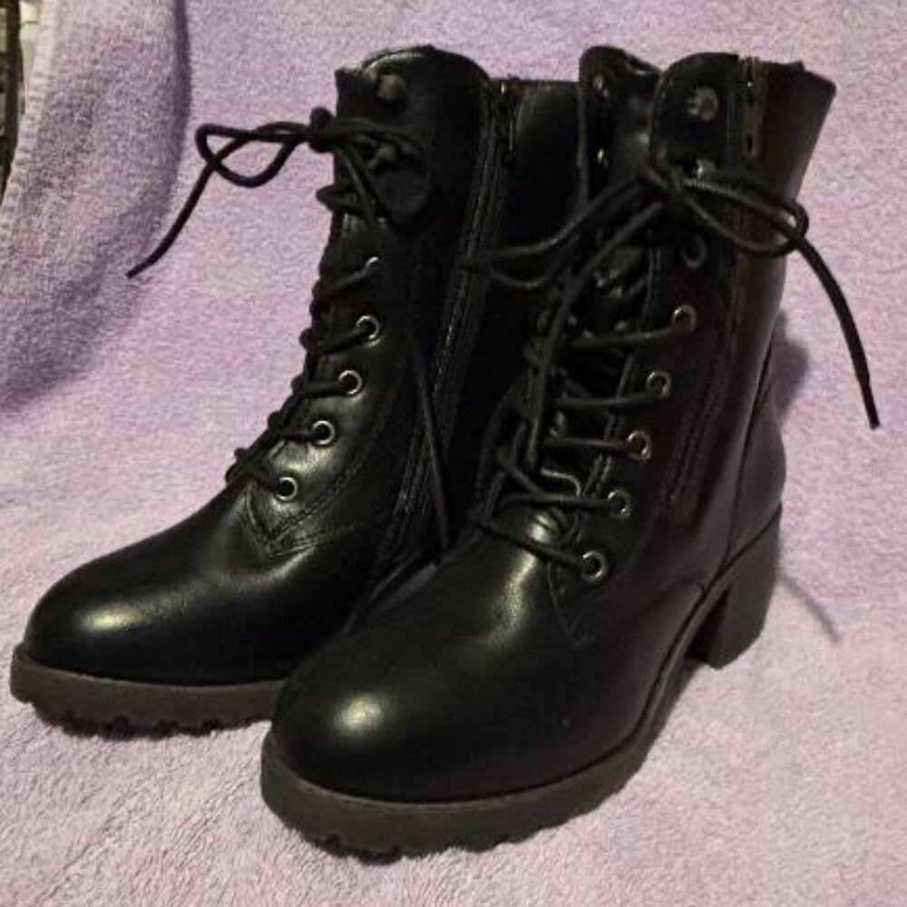 Sun + Stone Sloanie Combat Boots Black Size 7 NEW